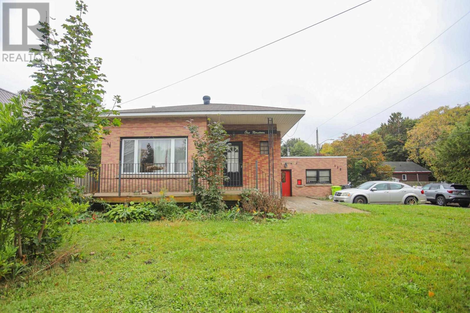 119 Salisbury AVE Property Photo 1