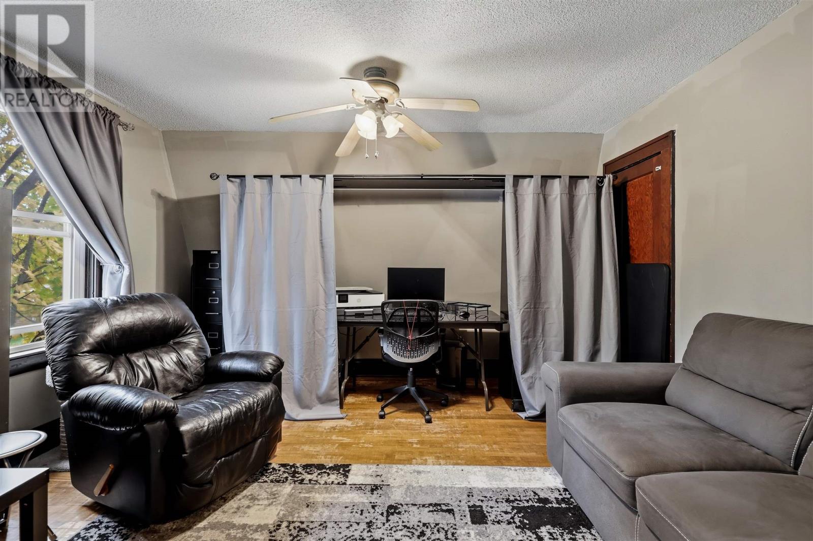 185 Elgin St Property Photo 5