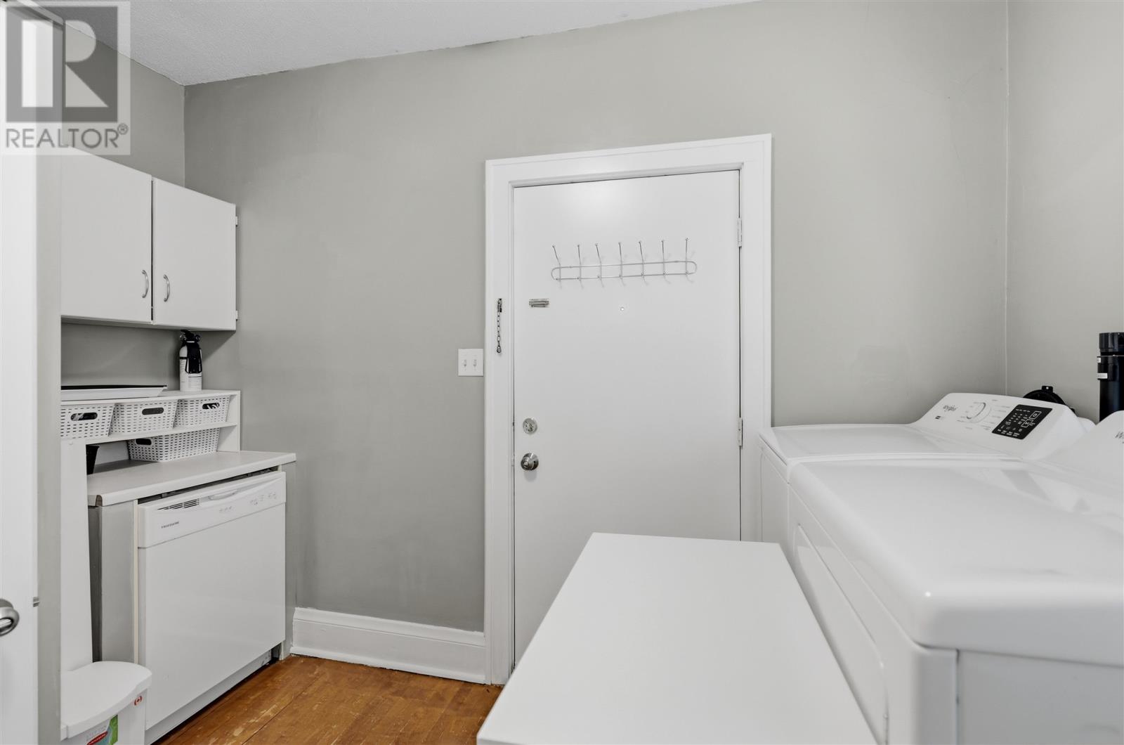 185 Elgin St Property Photo 9