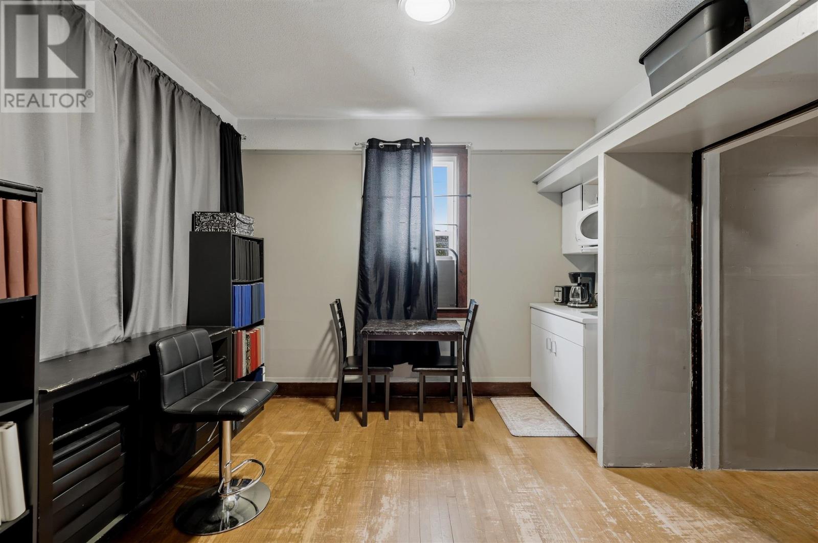 185 Elgin St Property Photo 14
