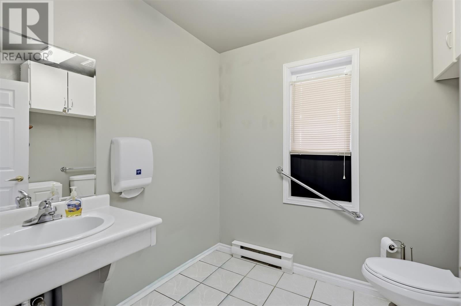 185 Elgin St Property Photo 28