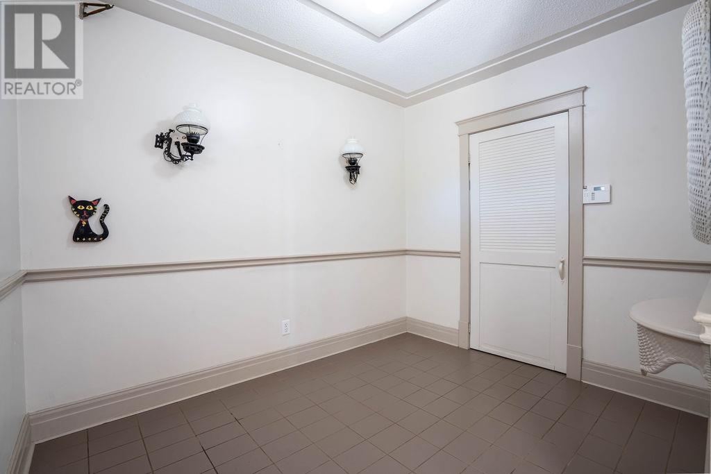 1411 Great Northern Road Property Photo 10