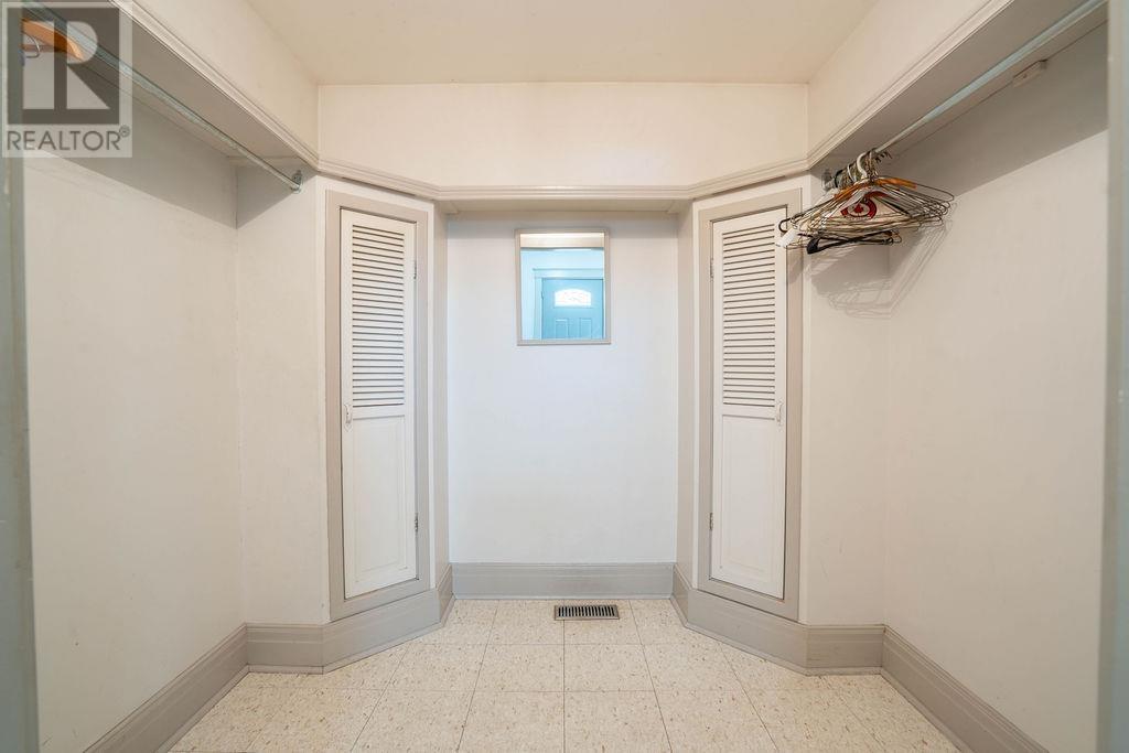 1411 Great Northern Road Property Photo 11