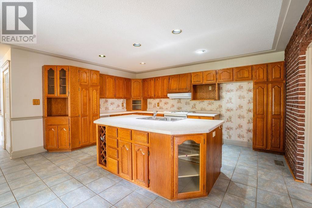 1411 Great Northern Road Property Photo 16