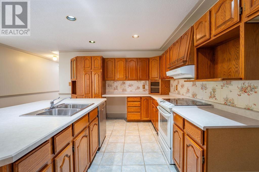 1411 Great Northern Road Property Photo 17