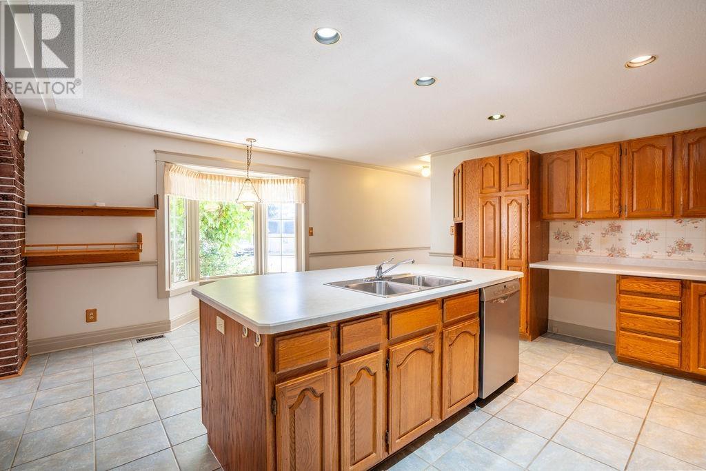 1411 Great Northern Road Property Photo 18
