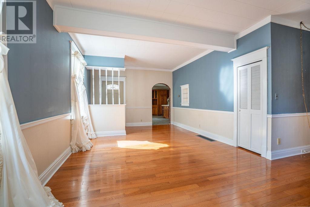 1411 Great Northern Road Property Photo 23