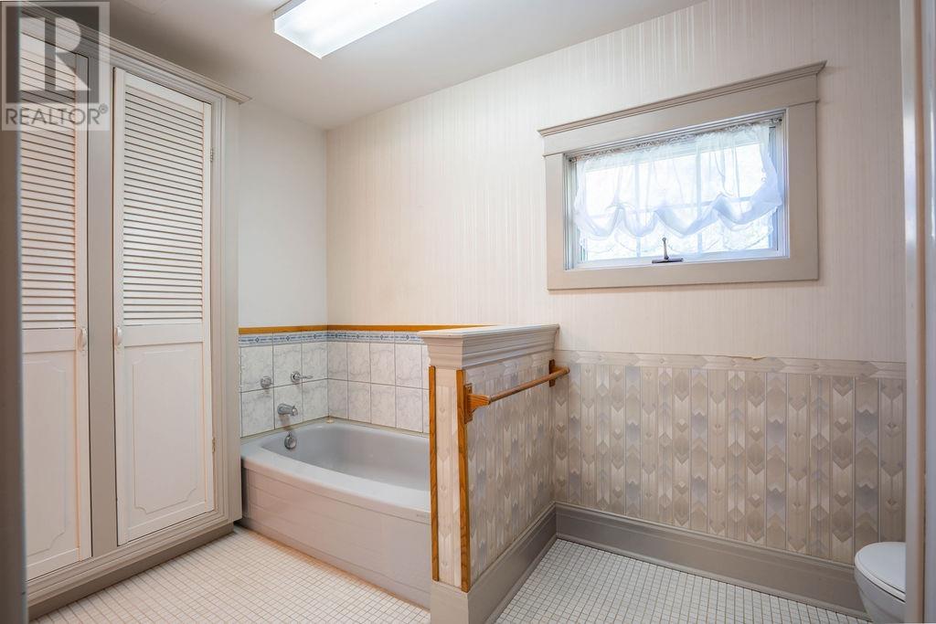 1411 Great Northern Road Property Photo 28