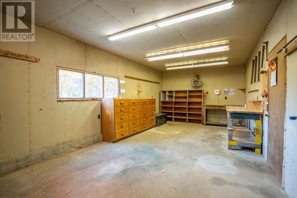 1411 Great Northern Road Property Photo 47