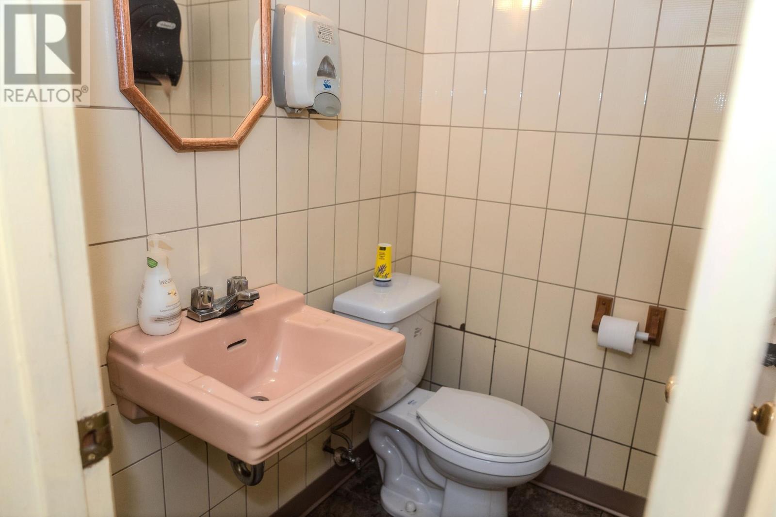 280 Queen St E Property Photo 22