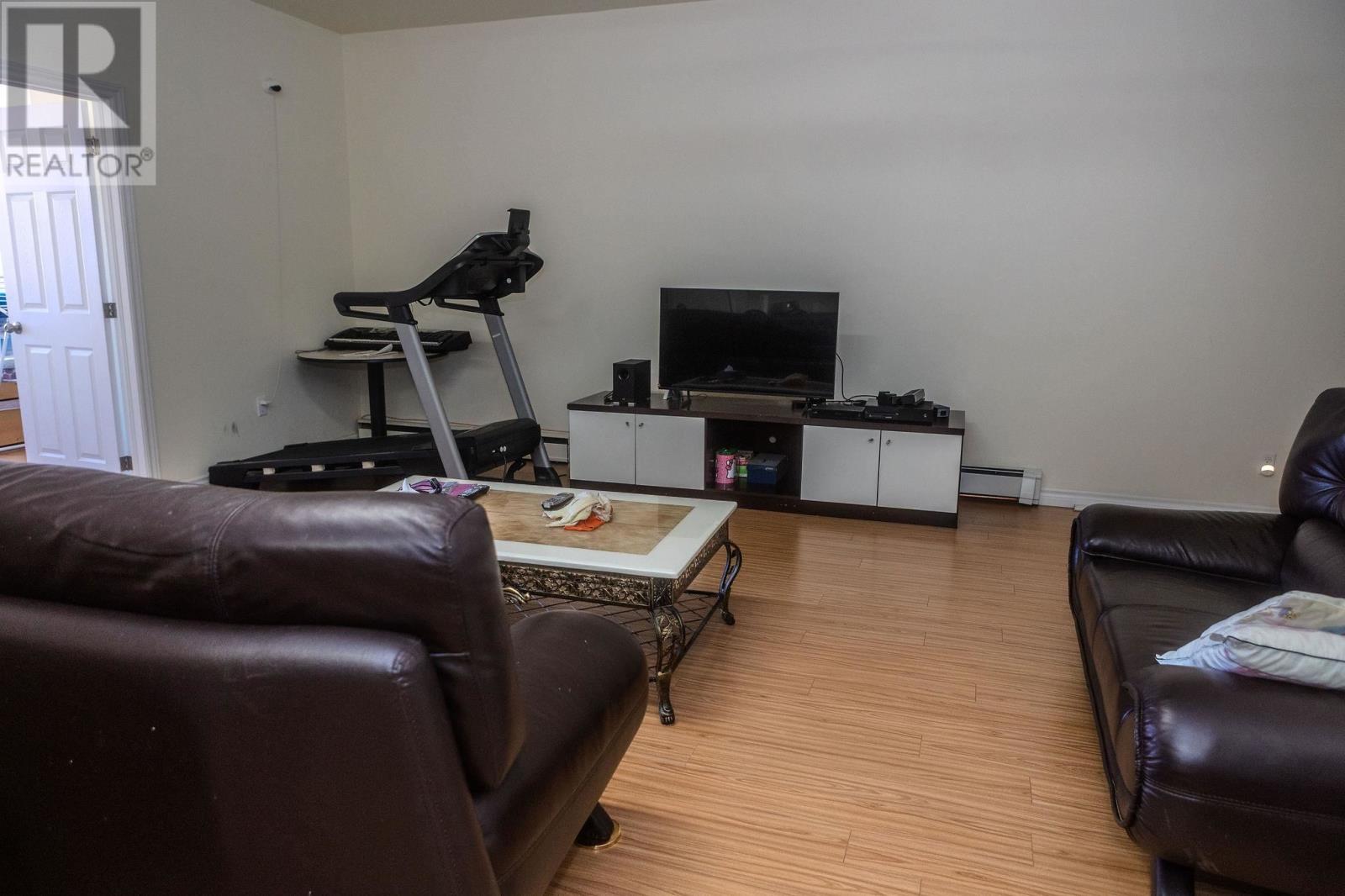 280 Queen St E Property Photo 32