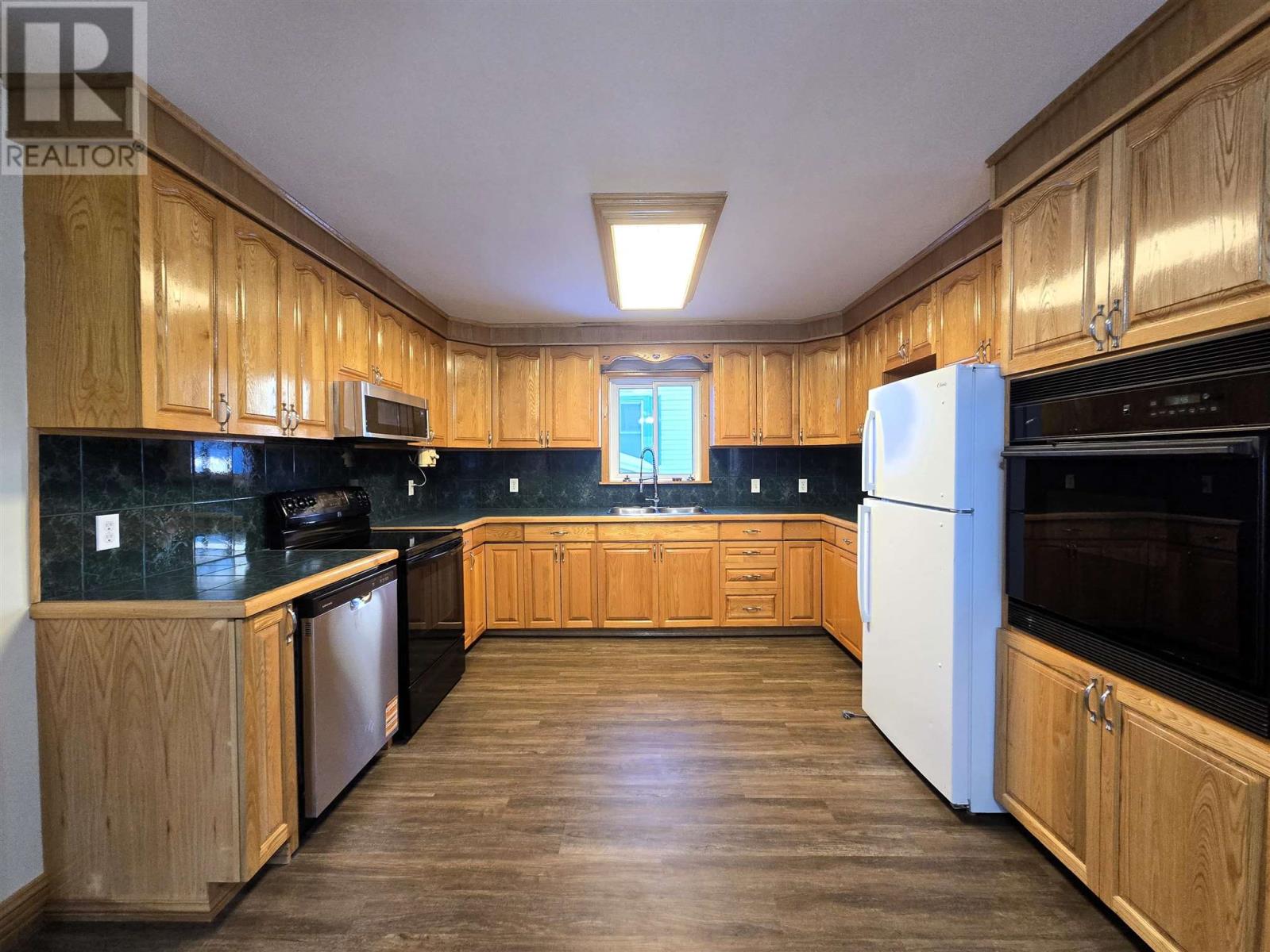 138 Lakeside Ave Property Photo 8
