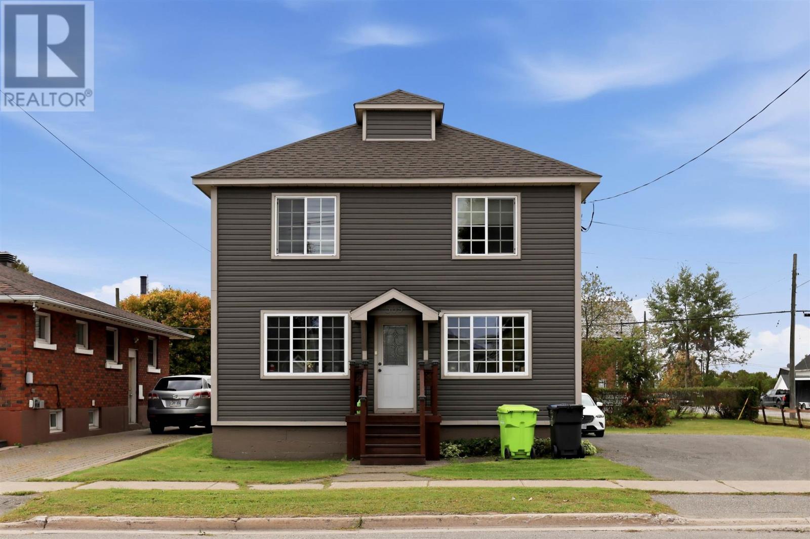 509 Douglas St Property Photo 1
