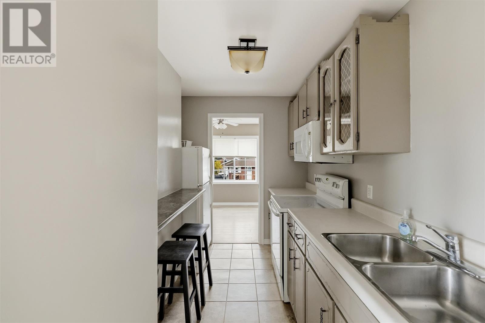 509 Douglas St Property Photo 15