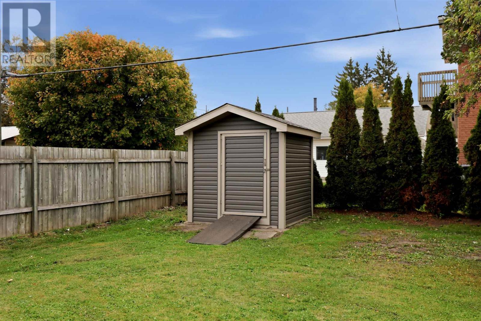 509 Douglas St Property Photo 32
