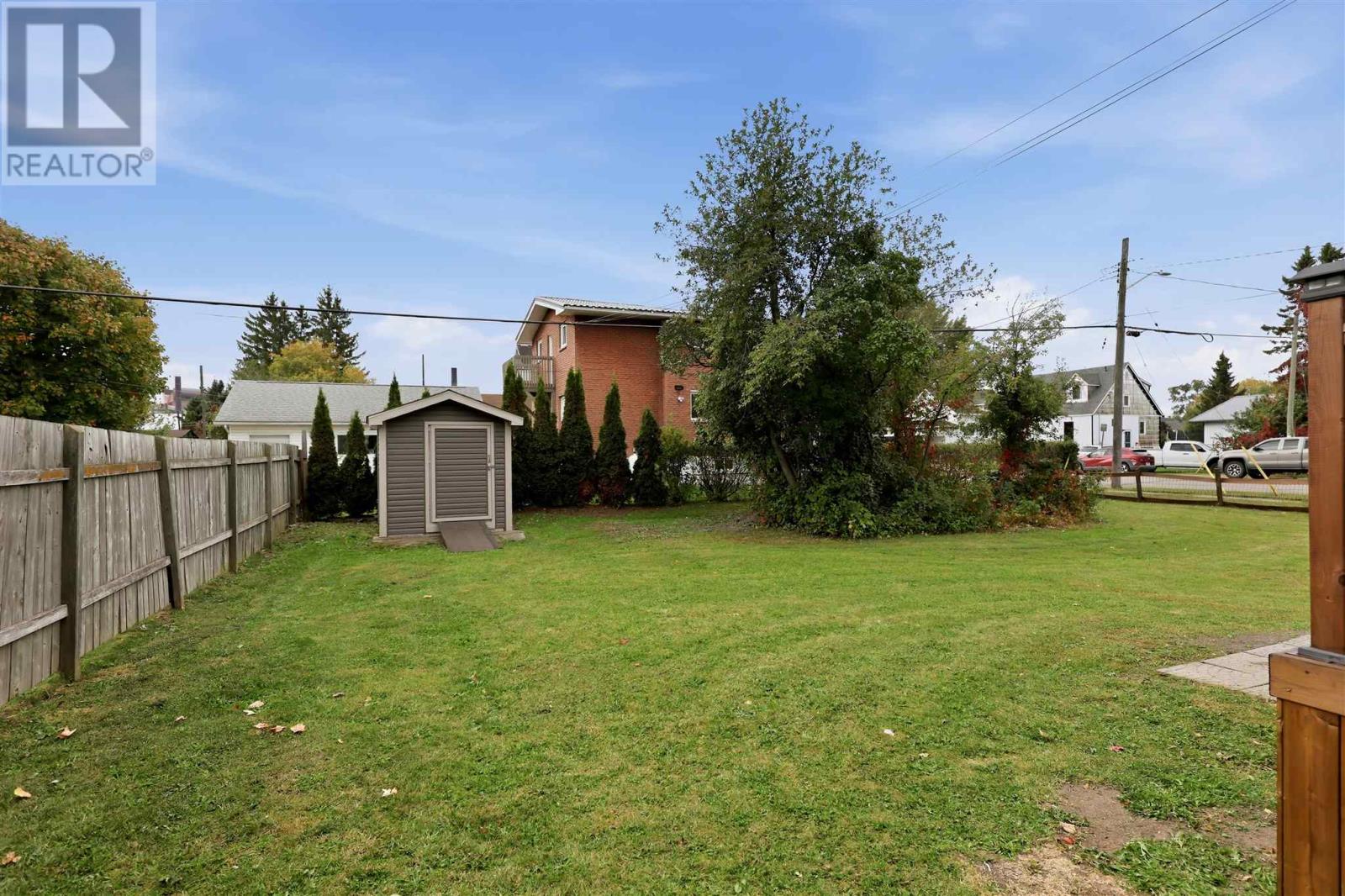 509 Douglas St Property Photo 34