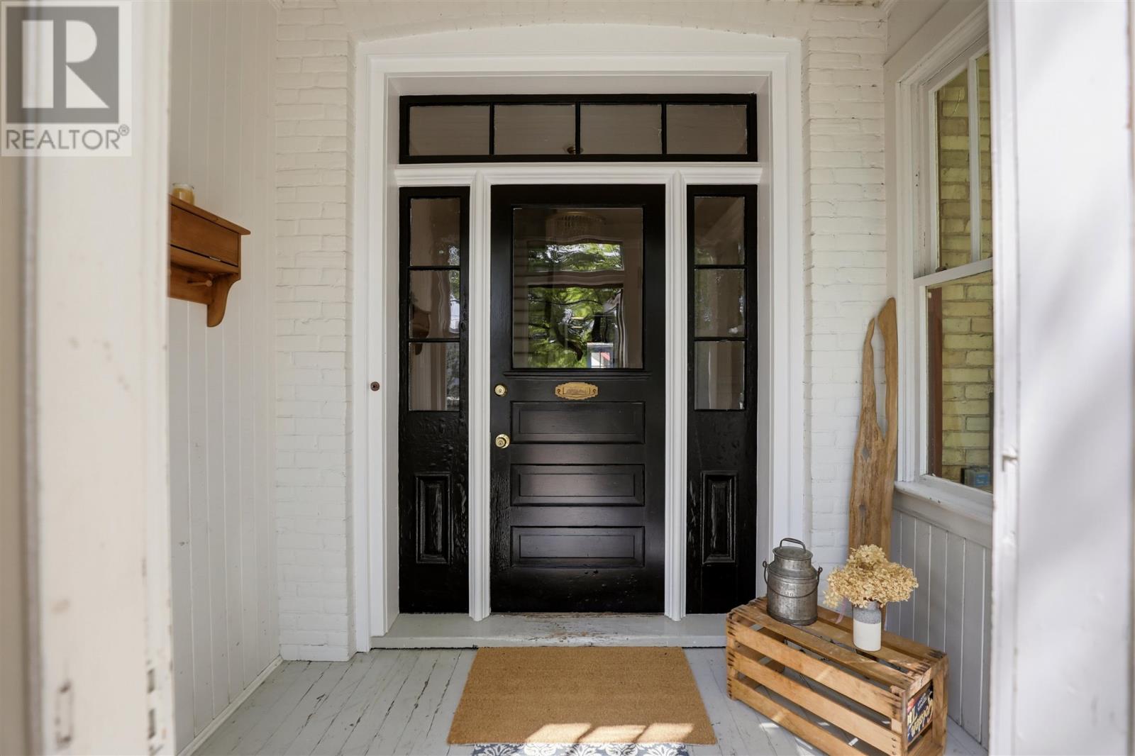 36 Herrick St Property Photo 4