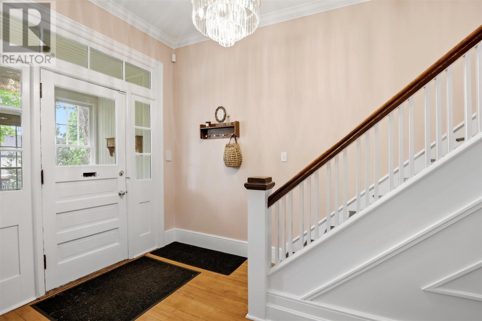 36 Herrick St Property Photo 6