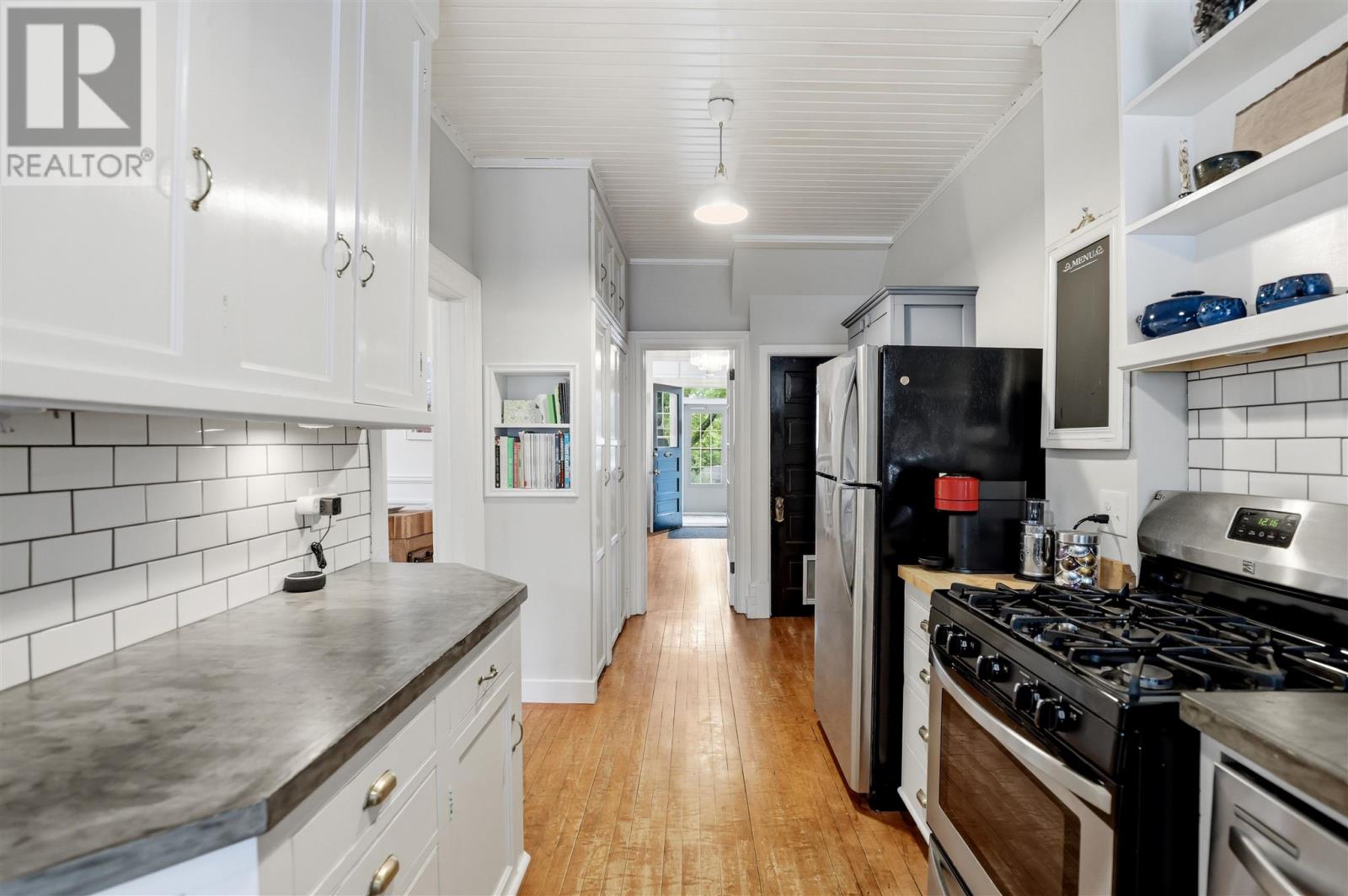 36 Herrick St Property Photo 18