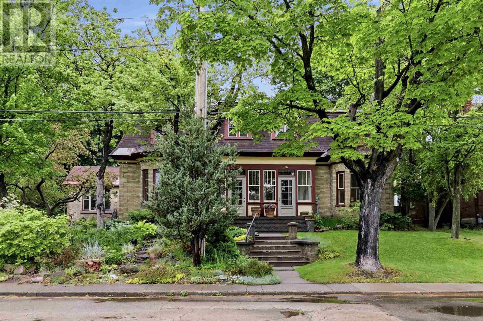 36 Herrick St Property Photo 45