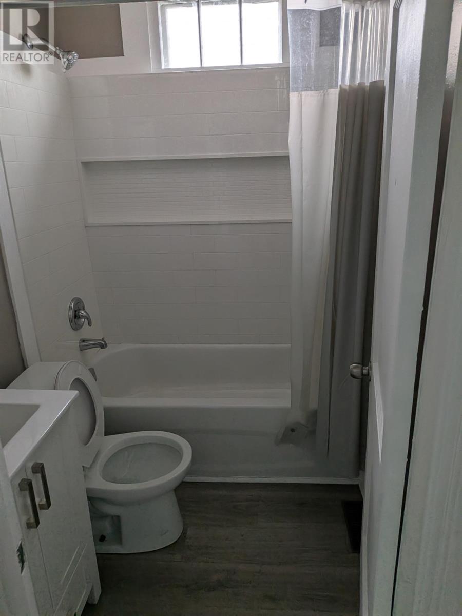 441 Charles St Property Photo 5