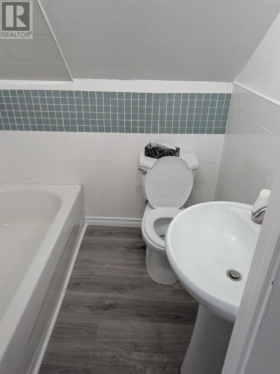 441 Charles St Property Photo 9