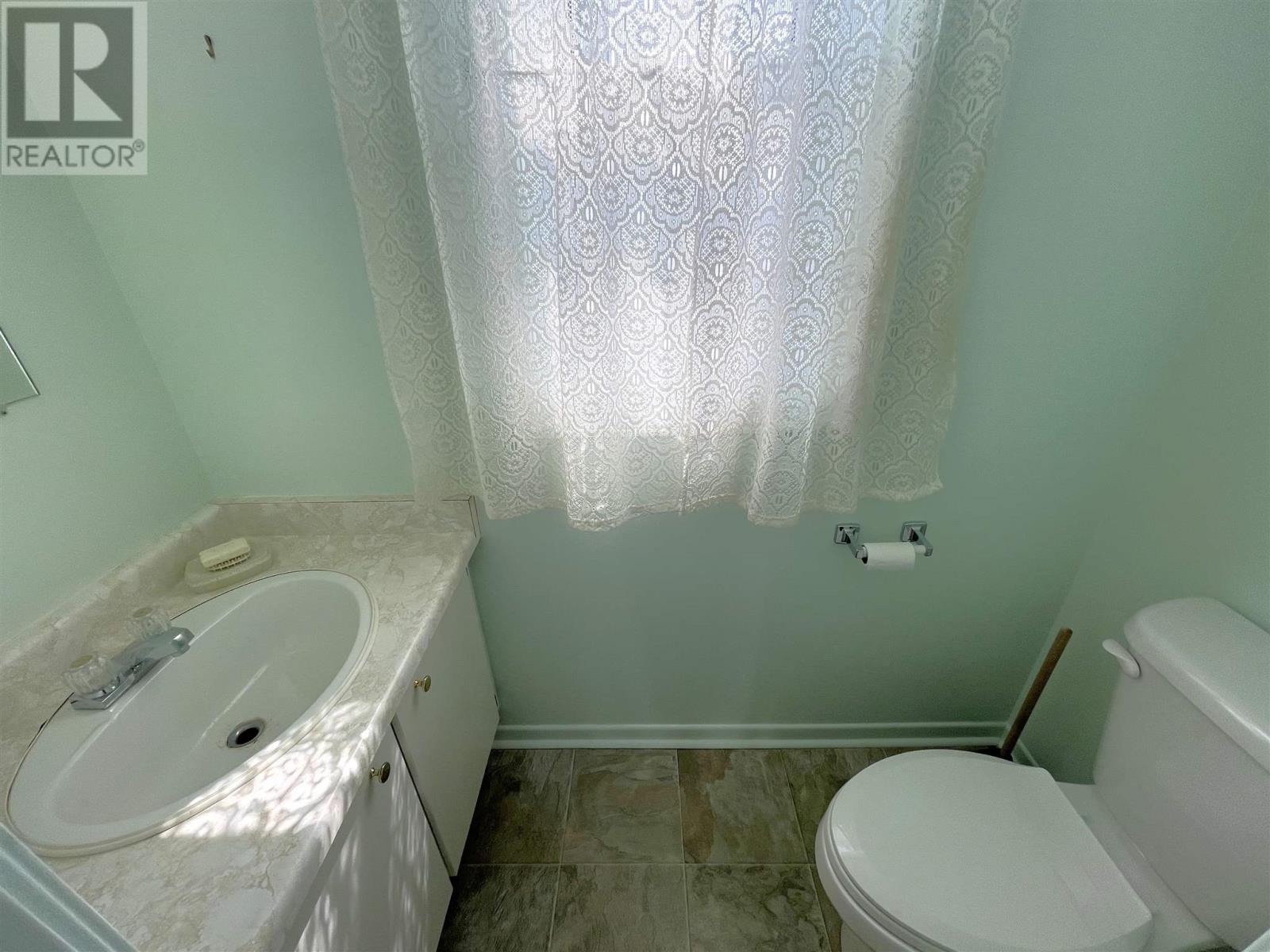 68 Farquhar Pl Property Photo 9