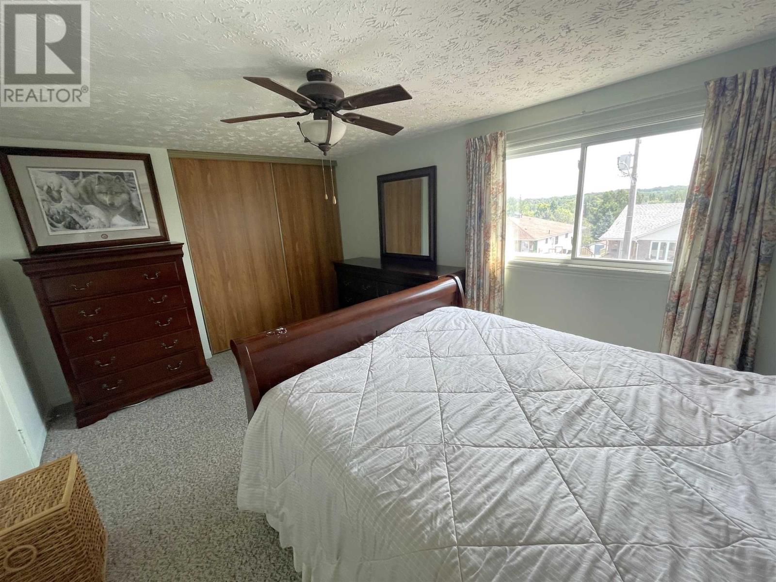 68 Farquhar Pl Property Photo 11