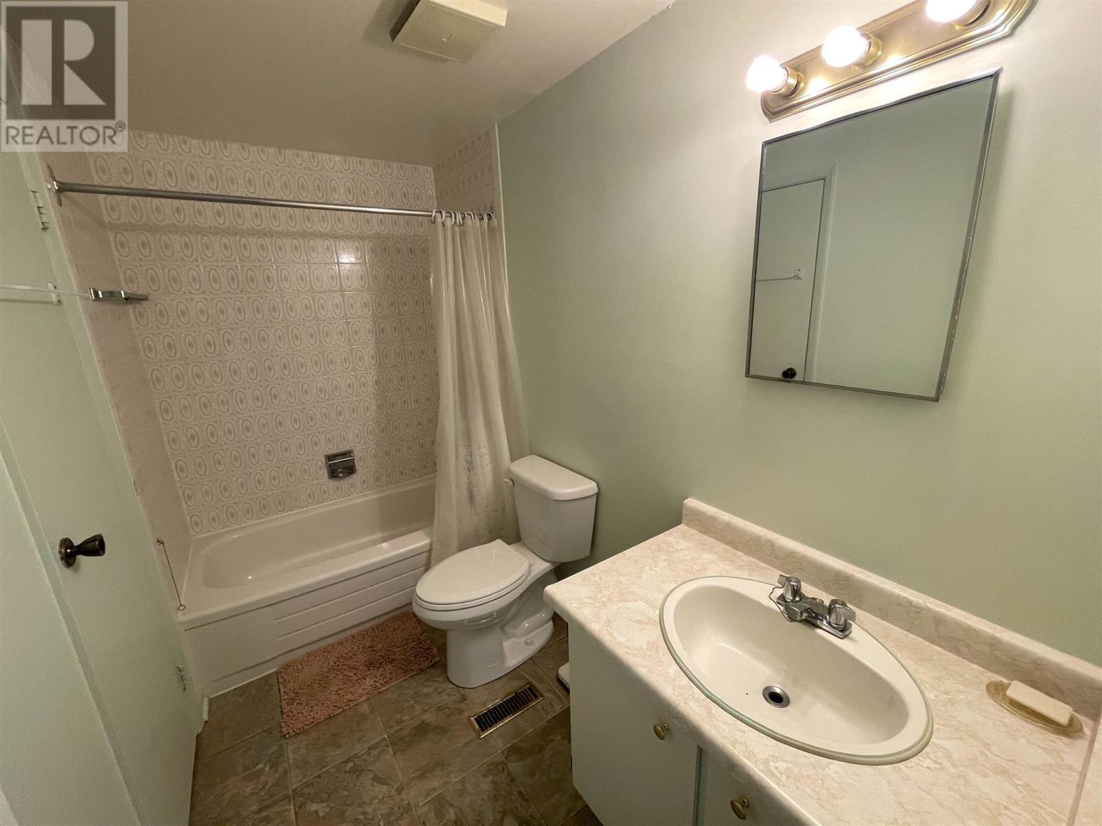 68 Farquhar Pl Property Photo 16