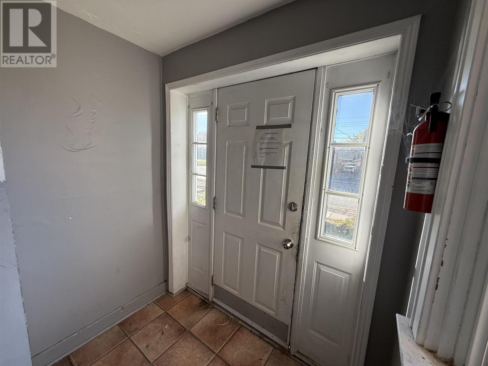 36 Wallace Ter Property Photo 3