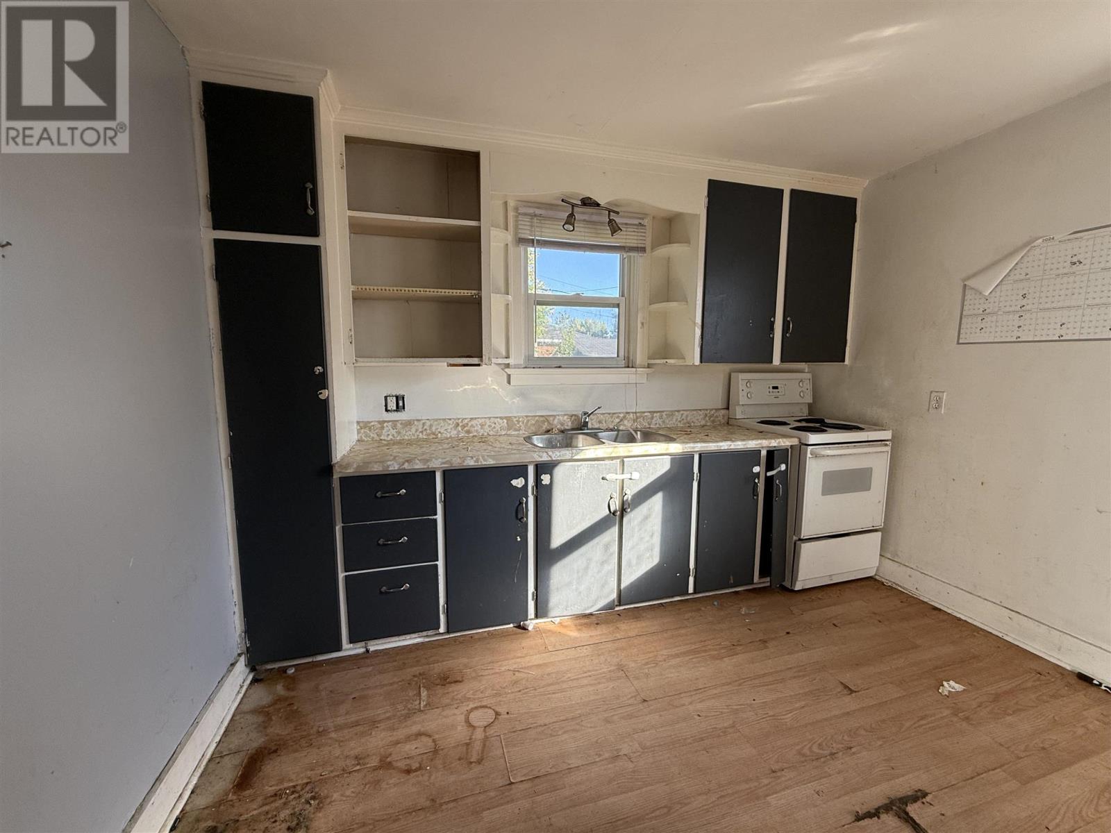 36 Wallace Ter Property Photo 5