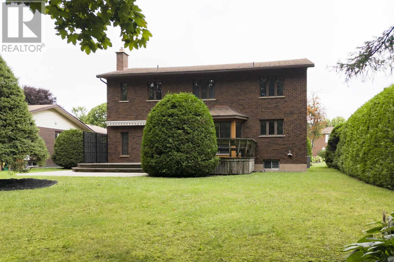 109 Greenview Ln Property Photo 8