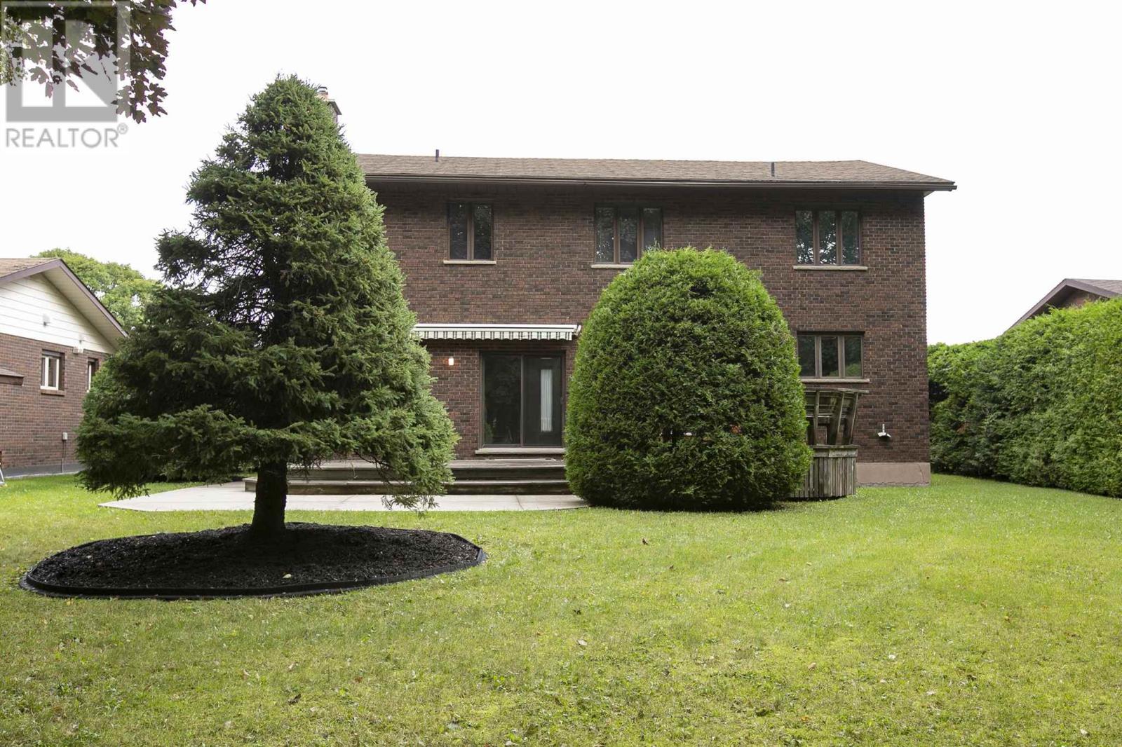 109 Greenview Ln Property Photo 11