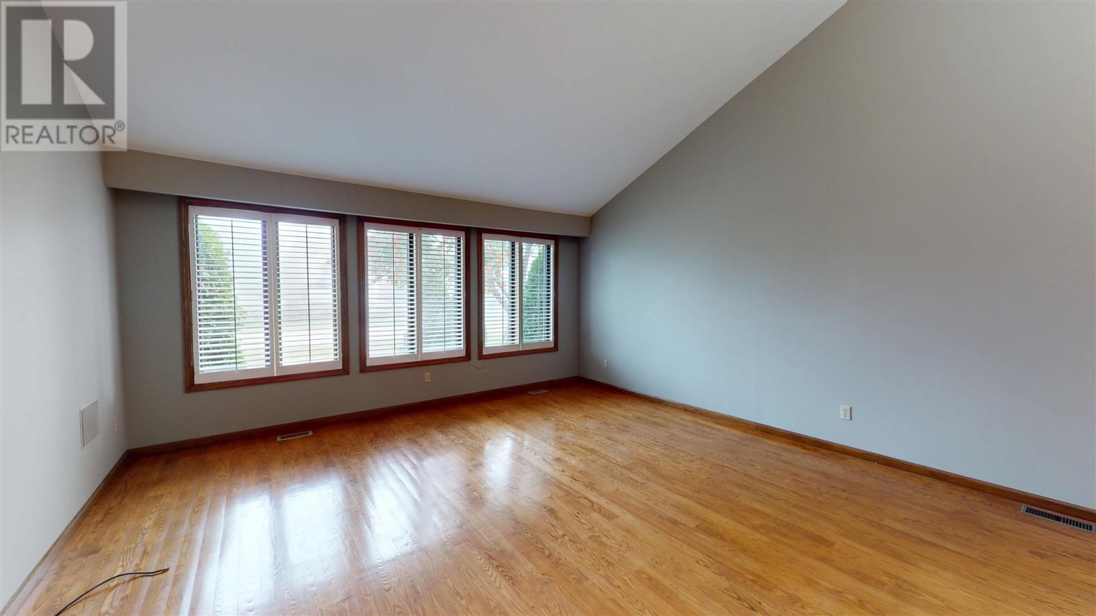 109 Greenview Ln Property Photo 17