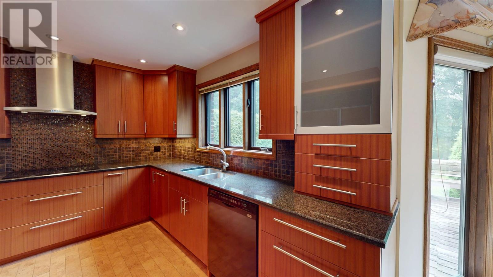 109 Greenview Ln Property Photo 22