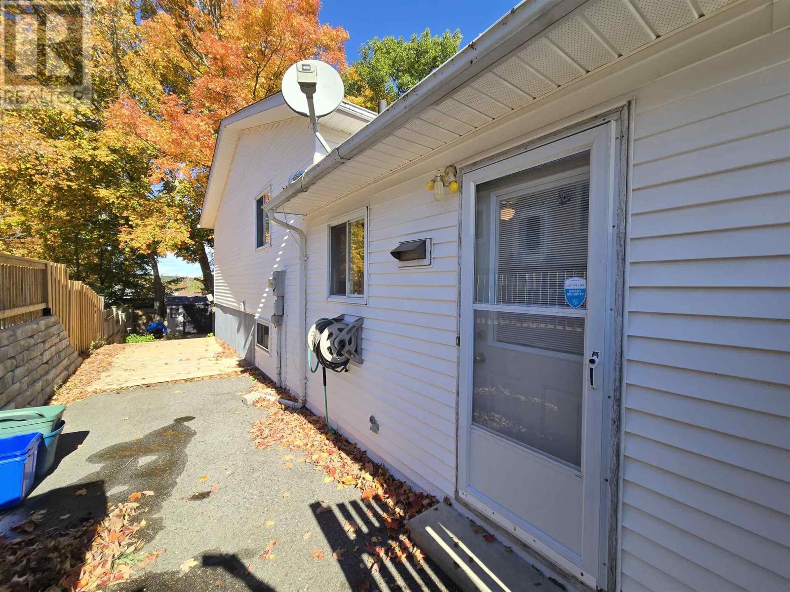 7 Feltz Rd Property Photo 2