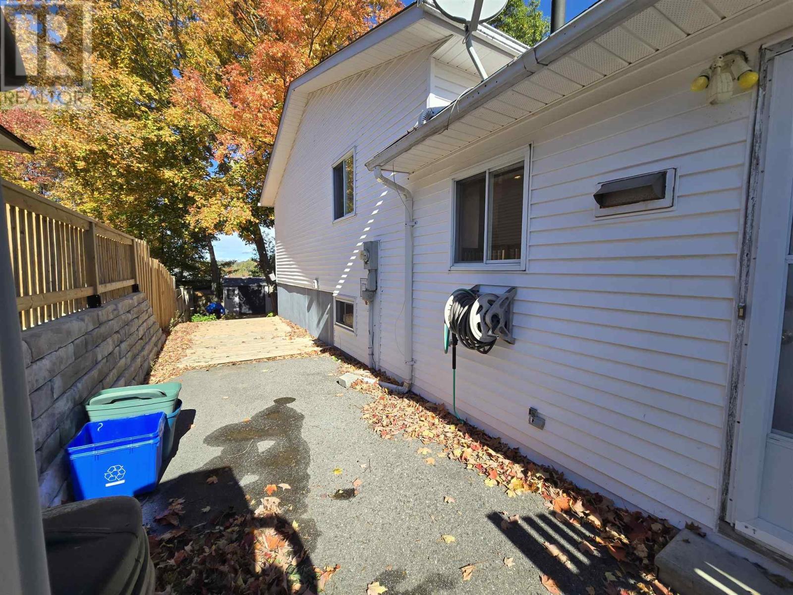 7 Feltz Rd Property Photo 3