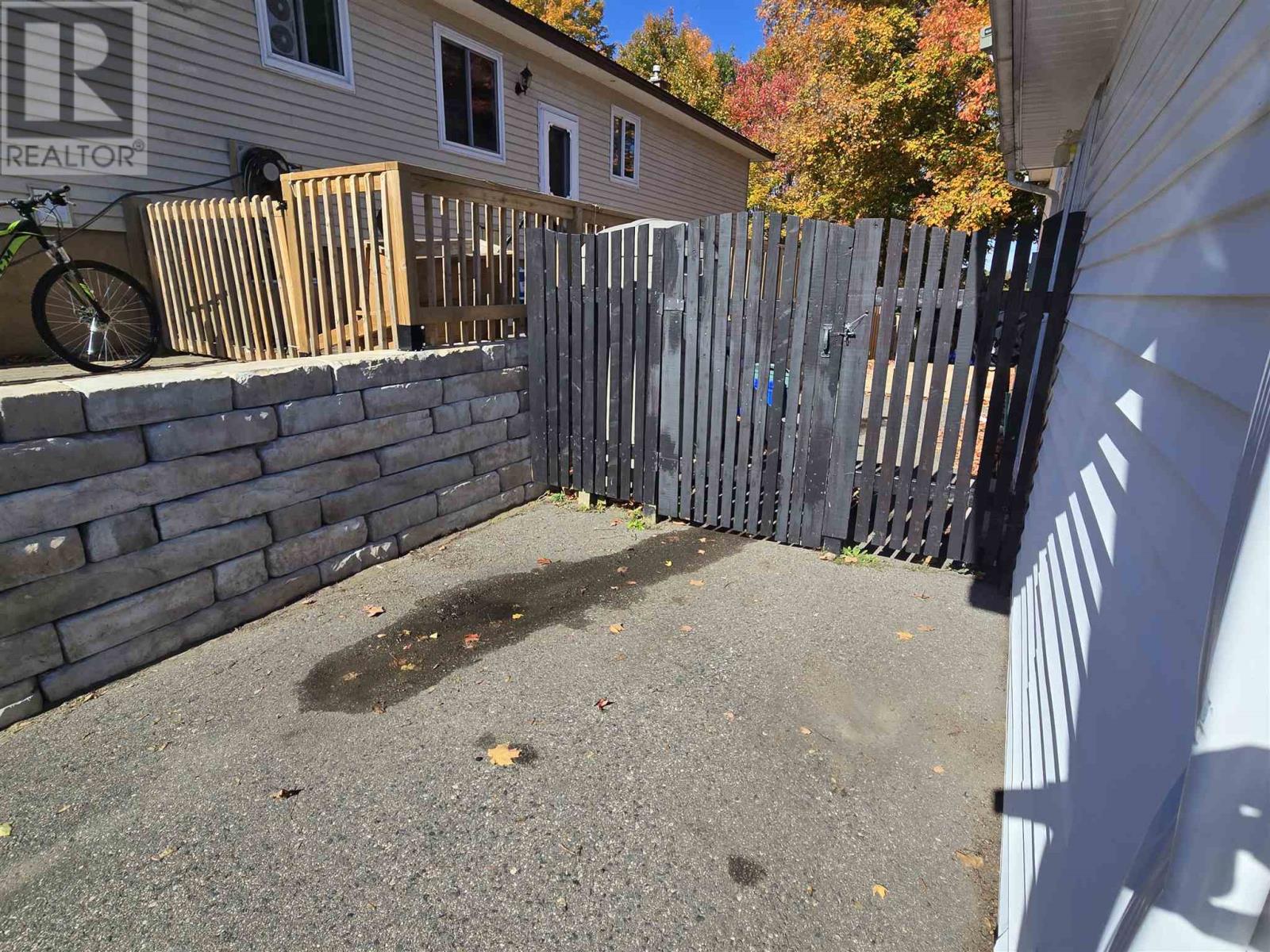 7 Feltz Rd Property Photo 4