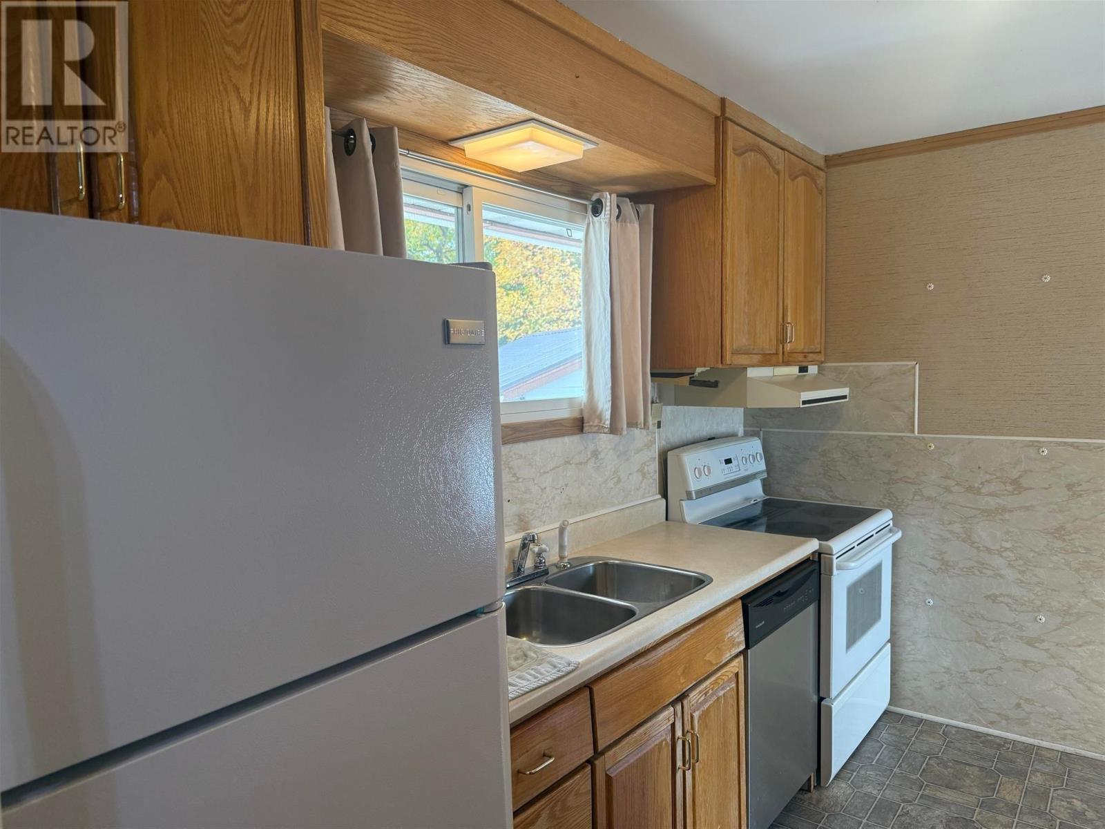 428 Boundary Rd Property Photo 13