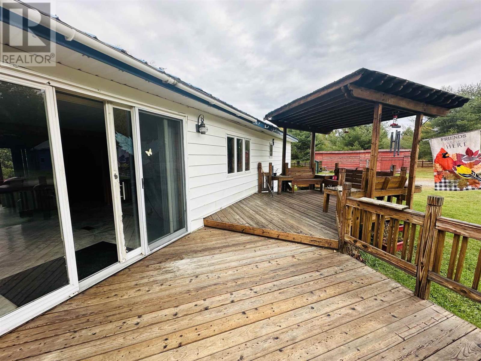 16 Ski Hill Rd Property Photo 5