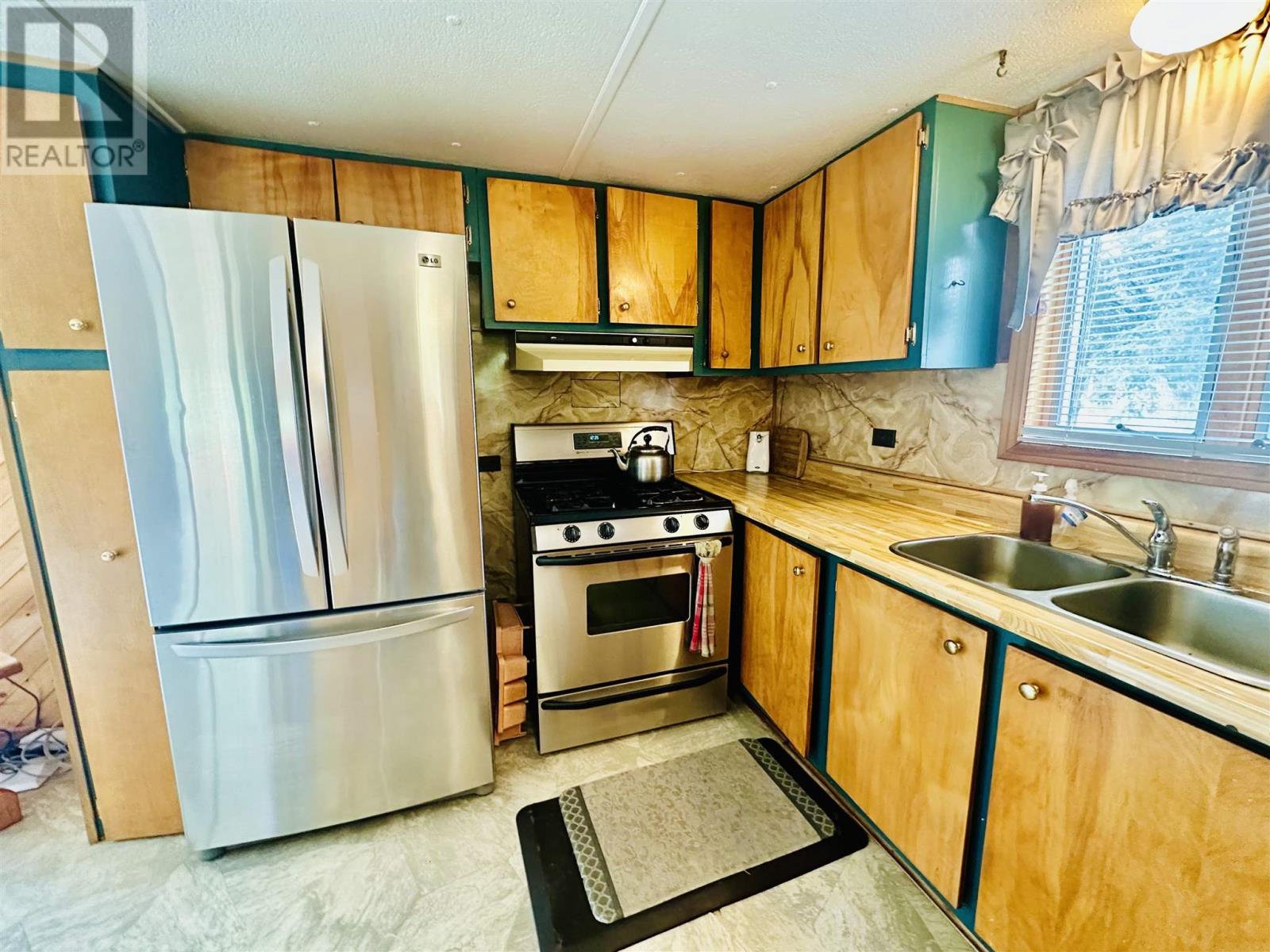 16 Ski Hill Rd Property Photo 15