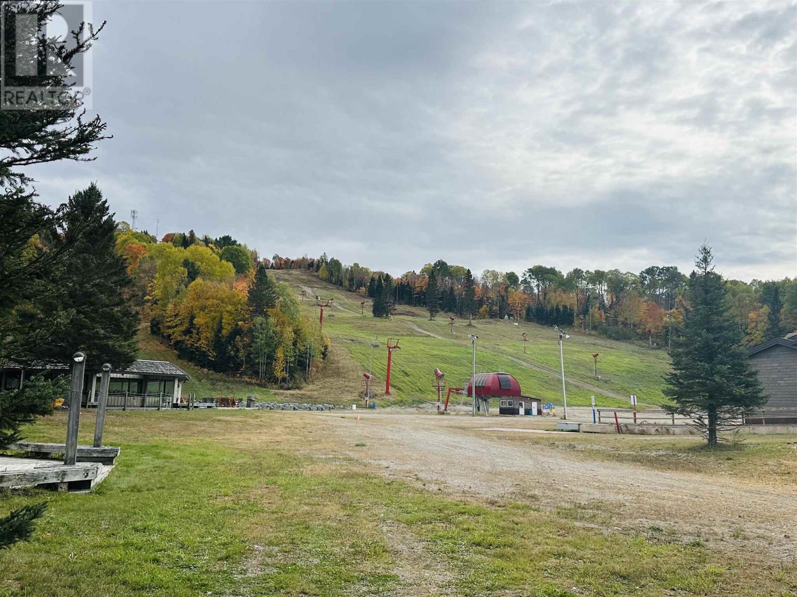 16 Ski Hill Rd Property Photo 35