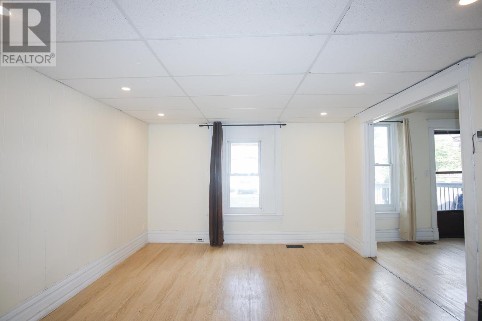 182 Dennis St Property Photo 7