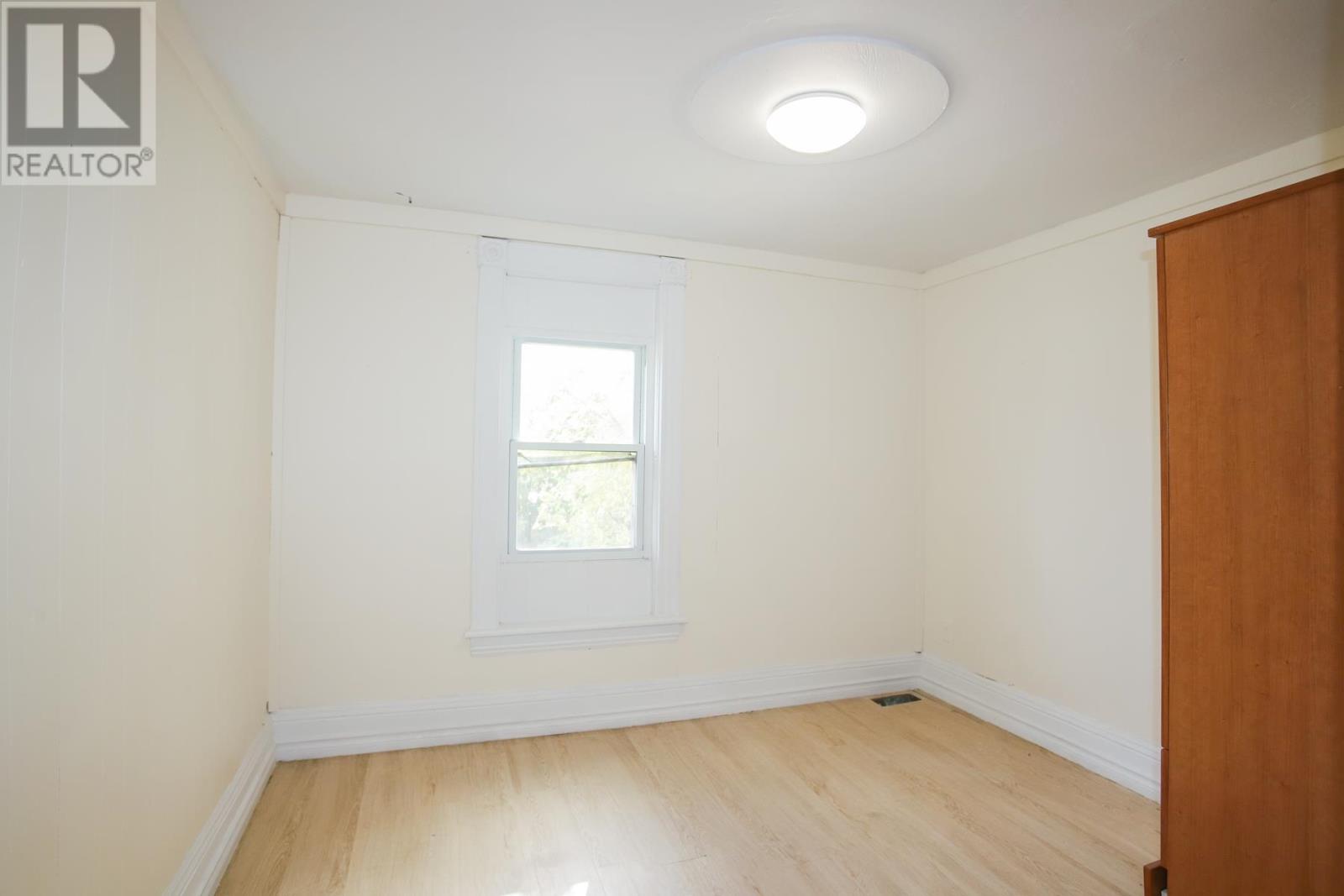 182 Dennis St Property Photo 14