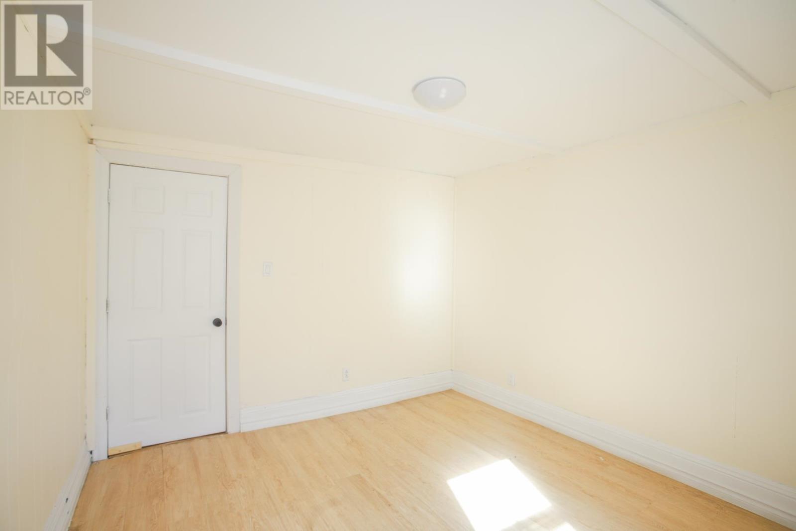 182 Dennis St Property Photo 23