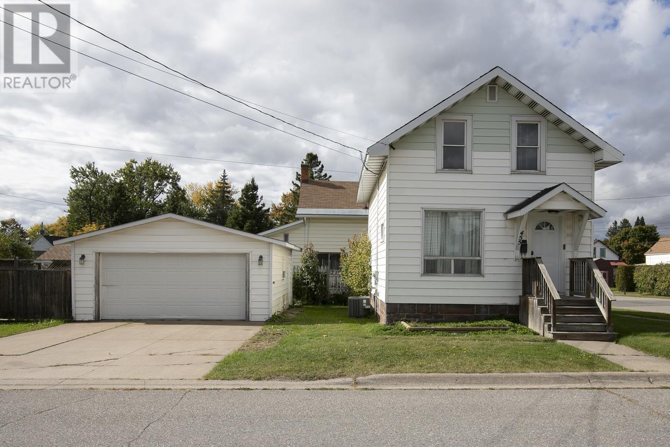 455 Charles St Property Photo 1