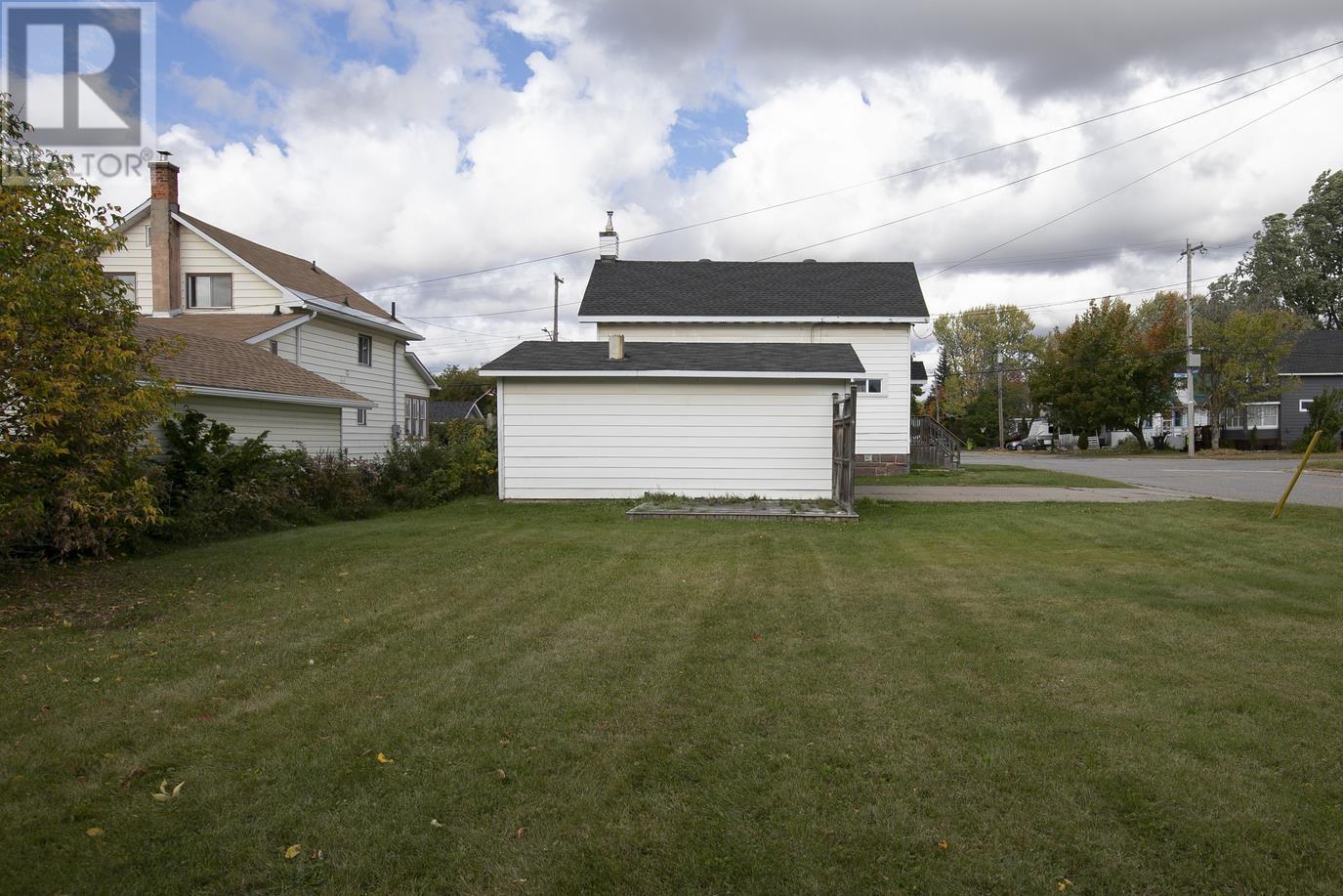 455 Charles St Property Photo 5