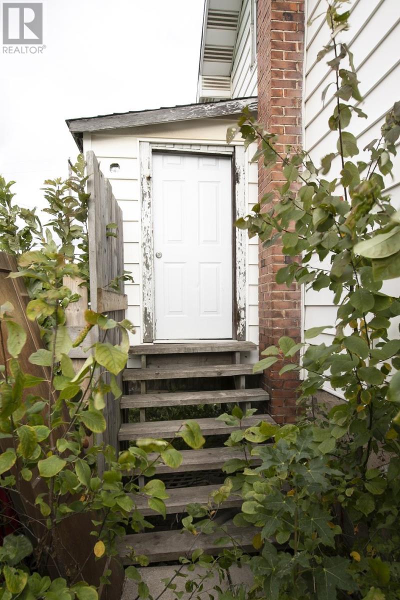 455 Charles St Property Photo 14