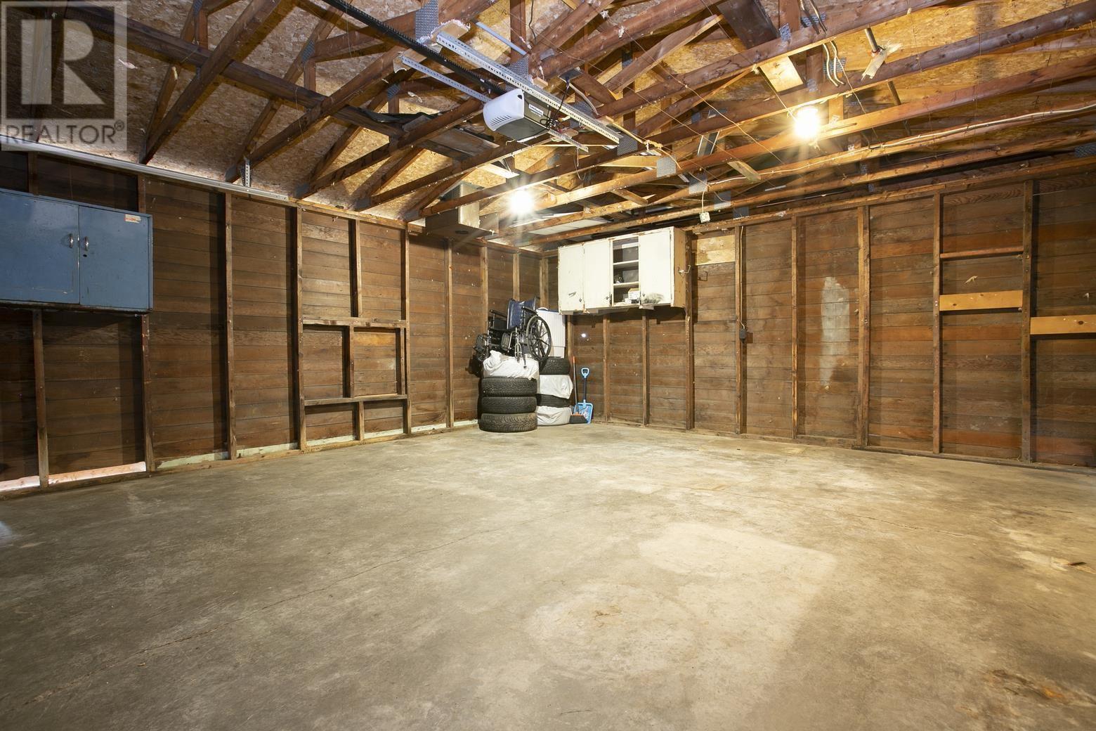 455 Charles St Property Photo 18