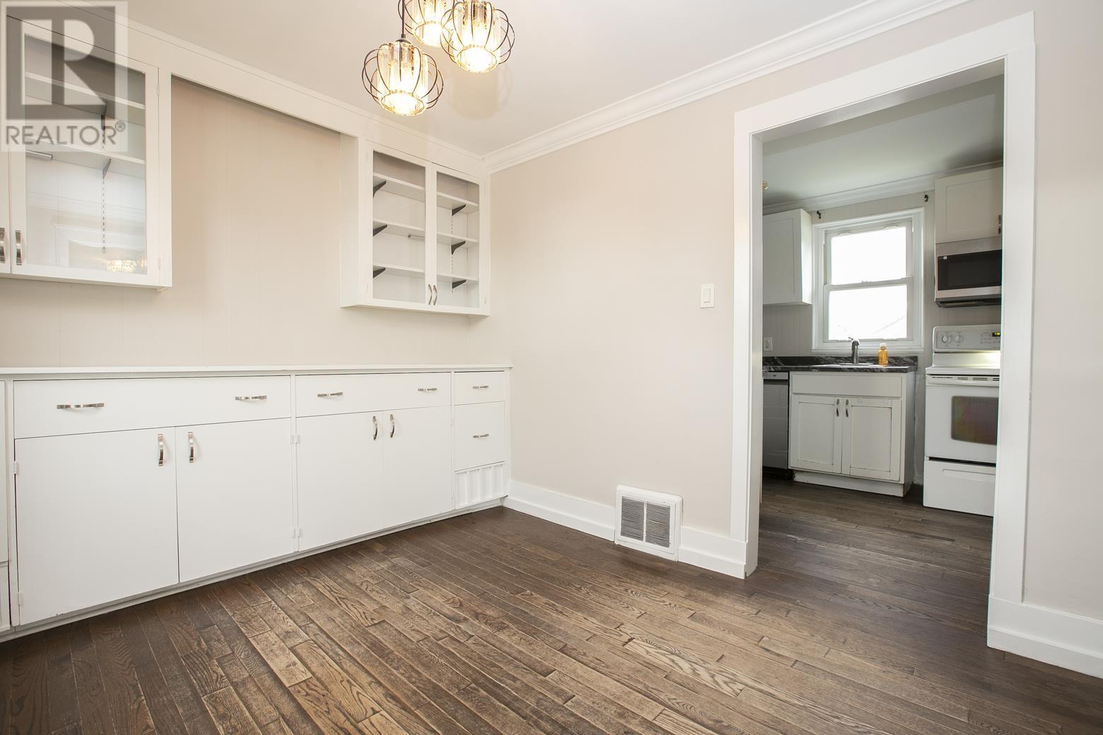 455 Charles St Property Photo 29
